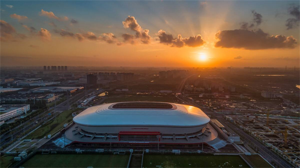 1733450418443725.jpg ÉϺ£ÆÖ¶«×ãÇò³¡.jpg